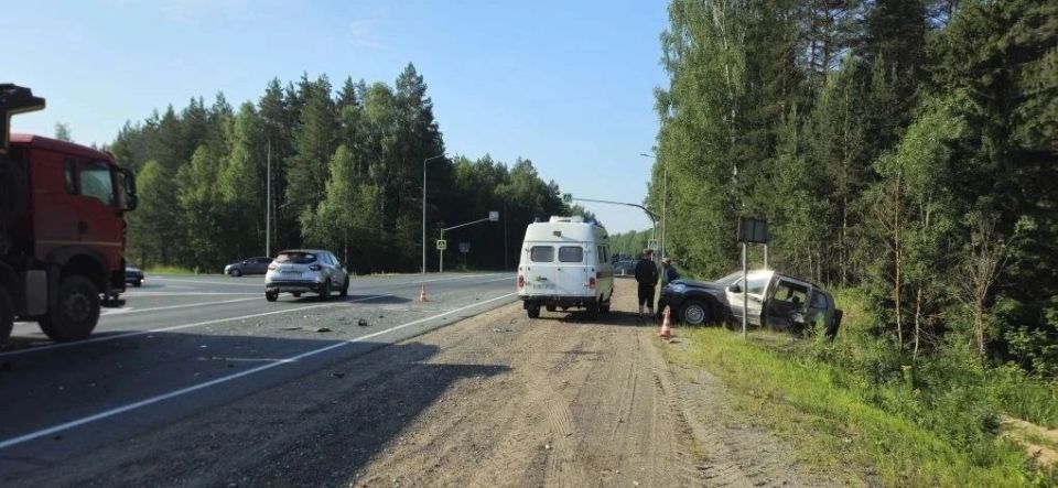 В Звениговском районе автоинспекторы разбираются в обстоятельствах ДТП, где пострадали 4 человека В Звениговском районе автоинспекторы разбираются в обстоятельствах ДТП, где пострадали 4 человека