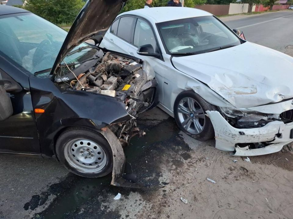 Около 21.00 в Волжском округе на 1 км автодороги Полевая — Ильнетуры 48-летний мужчина, управляя автомашиной Лада Гранта, по предварительным данным, не выбрал безопасную скорость движения, не справился с управлением и... Около 21.00 в Волжском округе на 1 км автодороги Полевая — Ильнетуры 48-летний мужчина, управляя автомашиной Лада Гранта, по предварительным данным, не выбрал безопасную скорость движения, не справился с управлением и...