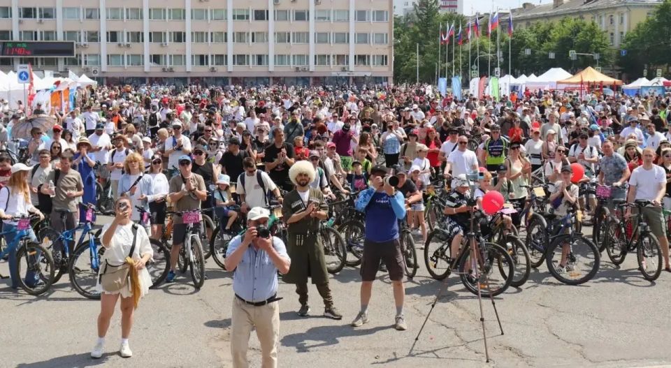 Спорт, единство, культура: Лариса Яковлева поздравила участников велопарада «Эвелин» в Йошкар-Оле Спорт, единство, культура: Лариса Яковлева поздравила участников велопарада «Эвелин» в Йошкар-Оле
