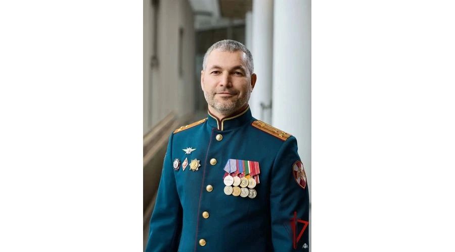 Офицер Управления Росгвардии по Чеченской Республике стал выпускником федеральной программы «Время героев» Полковник Сайдмагомед Юнаев успешно завершил обучение по президентской кадровой программе подготовки... Офицер Управления Росгвардии по Чеченской Республике стал выпускником федеральной программы «Время героев» Полковник Сайдмагомед Юнаев успешно завершил обучение по президентской кадровой программе подготовки...