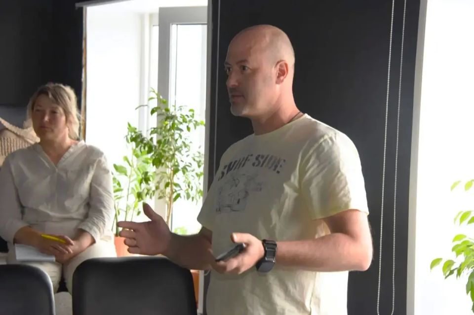 Михаил Васютин провел встречу с жителями Горномарийского района по реализации проекта «Инициативы жителей» Михаил Васютин провел встречу с жителями Горномарийского района по реализации проекта «Инициативы жителей»