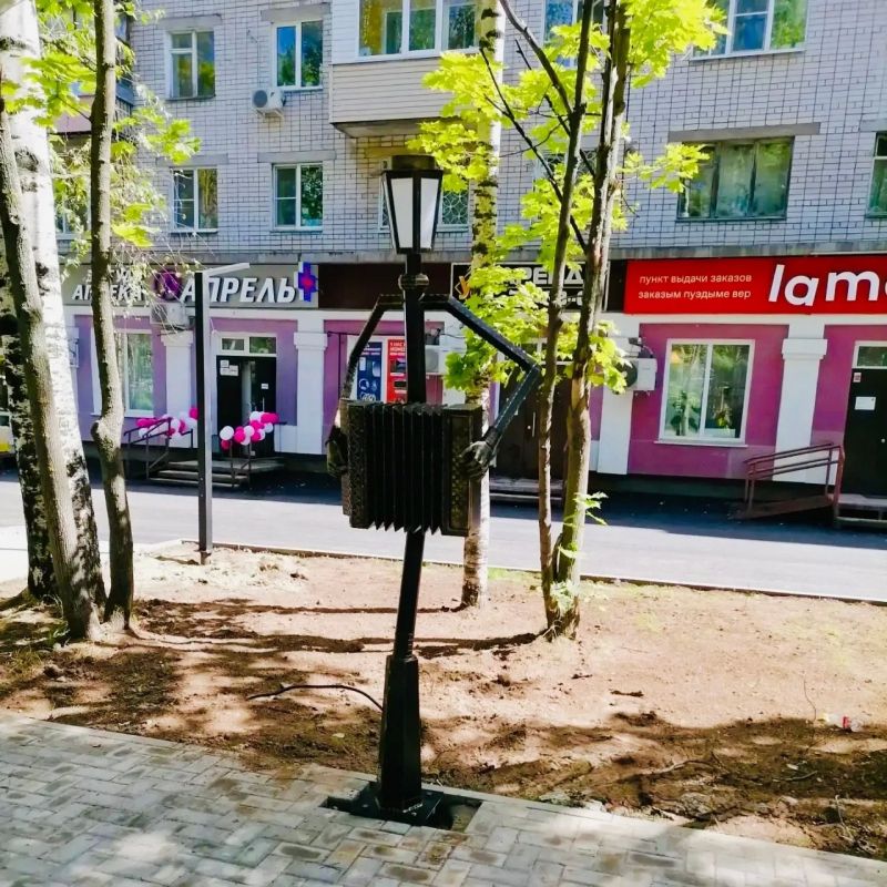 Врио мэра города Антон Трудинов рассказал, что на улице Строителей появились светильники-музыканты Врио мэра города Антон Трудинов рассказал, что на улице Строителей появились светильники-музыканты