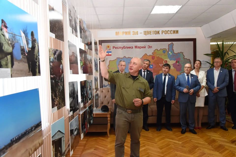 В Госсобрании открылась фотовыставка гуманитарной миссии Народного фронта «Всё для Победы» В Госсобрании открылась фотовыставка гуманитарной миссии Народного фронта «Всё для Победы»