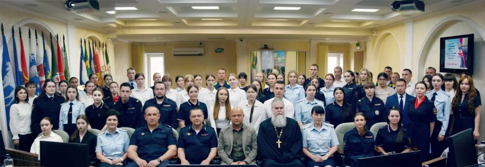 Молодые сотрудники органов внутренних дел встретились с руководством МВД по Республике Марий Эл Молодые сотрудники органов внутренних дел встретились с руководством МВД по Республике Марий Эл