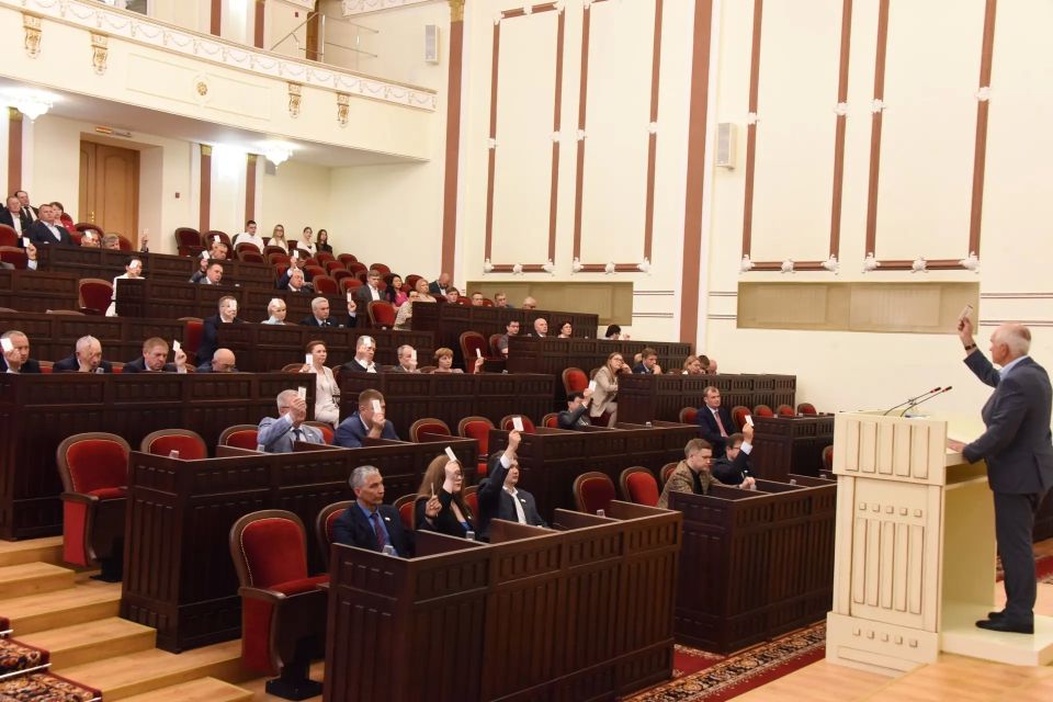 Шестнадцатая сессия парламента: региональные законы приведены в соответствие с федеральным законодательством Шестнадцатая сессия парламента: региональные законы приведены в соответствие с федеральным законодательством
