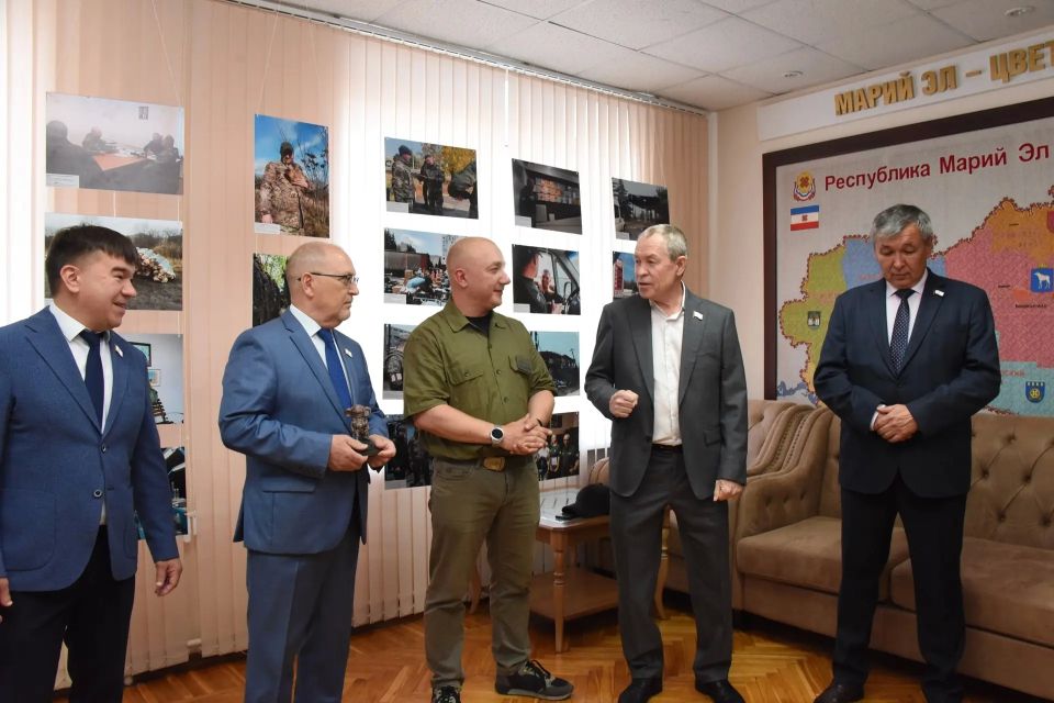 В Госсобрании открылась фотовыставка гуманитарной миссии Народного фронта «Всё для Победы» В Госсобрании открылась фотовыставка гуманитарной миссии Народного фронта «Всё для Победы»