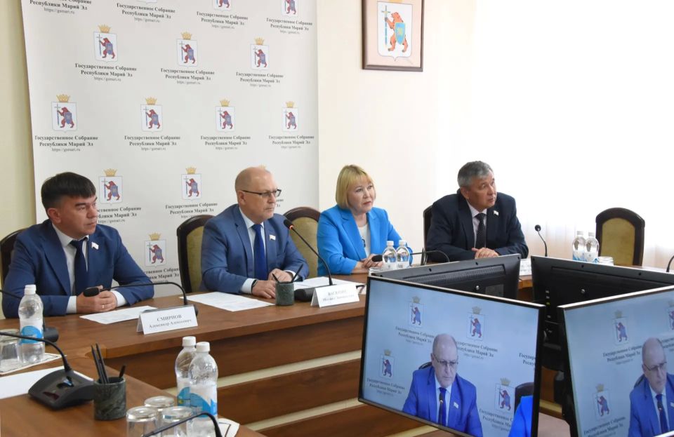 Шестнадцатая сессия парламента: региональные законы приведены в соответствие с федеральным законодательством Шестнадцатая сессия парламента: региональные законы приведены в соответствие с федеральным законодательством
