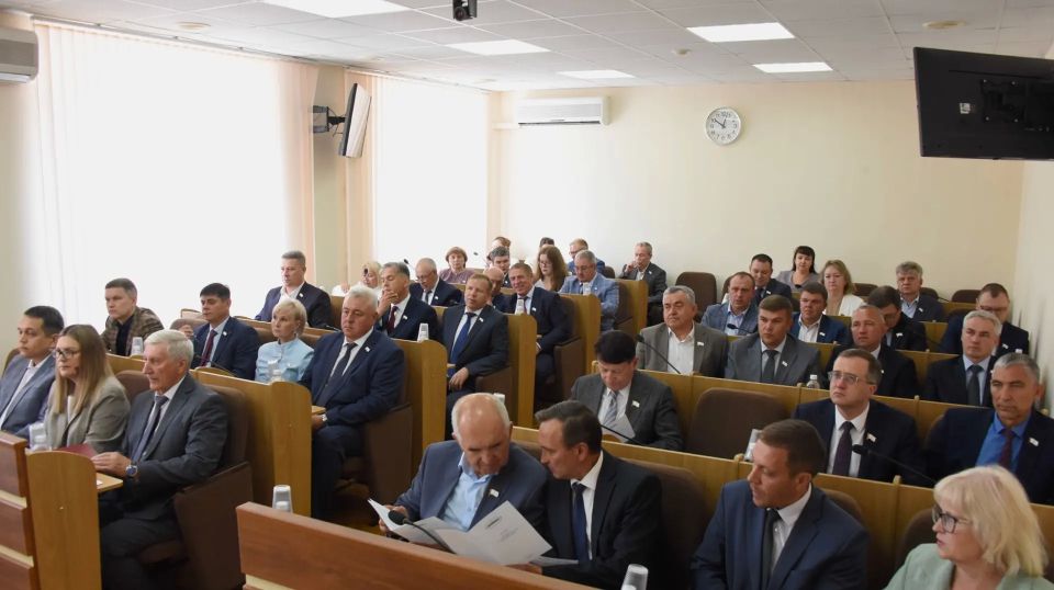 Шестнадцатая сессия парламента: региональные законы приведены в соответствие с федеральным законодательством Шестнадцатая сессия парламента: региональные законы приведены в соответствие с федеральным законодательством