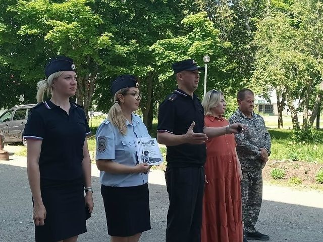 Сотрудники Госавтоинспекции участвуют в беседах по профориентации со студентами Сотрудники Госавтоинспекции участвуют в беседах по профориентации со студентами