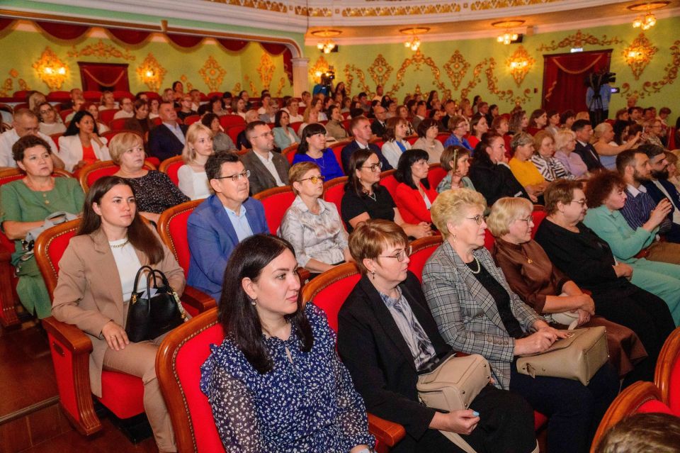 Юрий Зайцев вручил награды медицинскимработникам Республики Марий Эл Юрий Зайцев вручил награды медицинскимработникам Республики Марий Эл