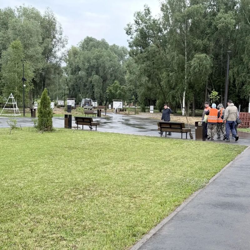 В преддверии празднования главного национального праздника марийского народа — Пеледыш Пайрем — в Марий парке с раннего утра наводят порядок В преддверии празднования главного национального праздника марийского народа — Пеледыш Пайрем — в Марий парке с раннего утра наводят порядок