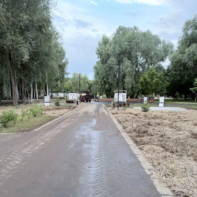 В преддверии празднования главного национального праздника марийского народа — Пеледыш Пайрем — в Марий парке с раннего утра наводят порядок В преддверии празднования главного национального праздника марийского народа — Пеледыш Пайрем — в Марий парке с раннего утра наводят порядок