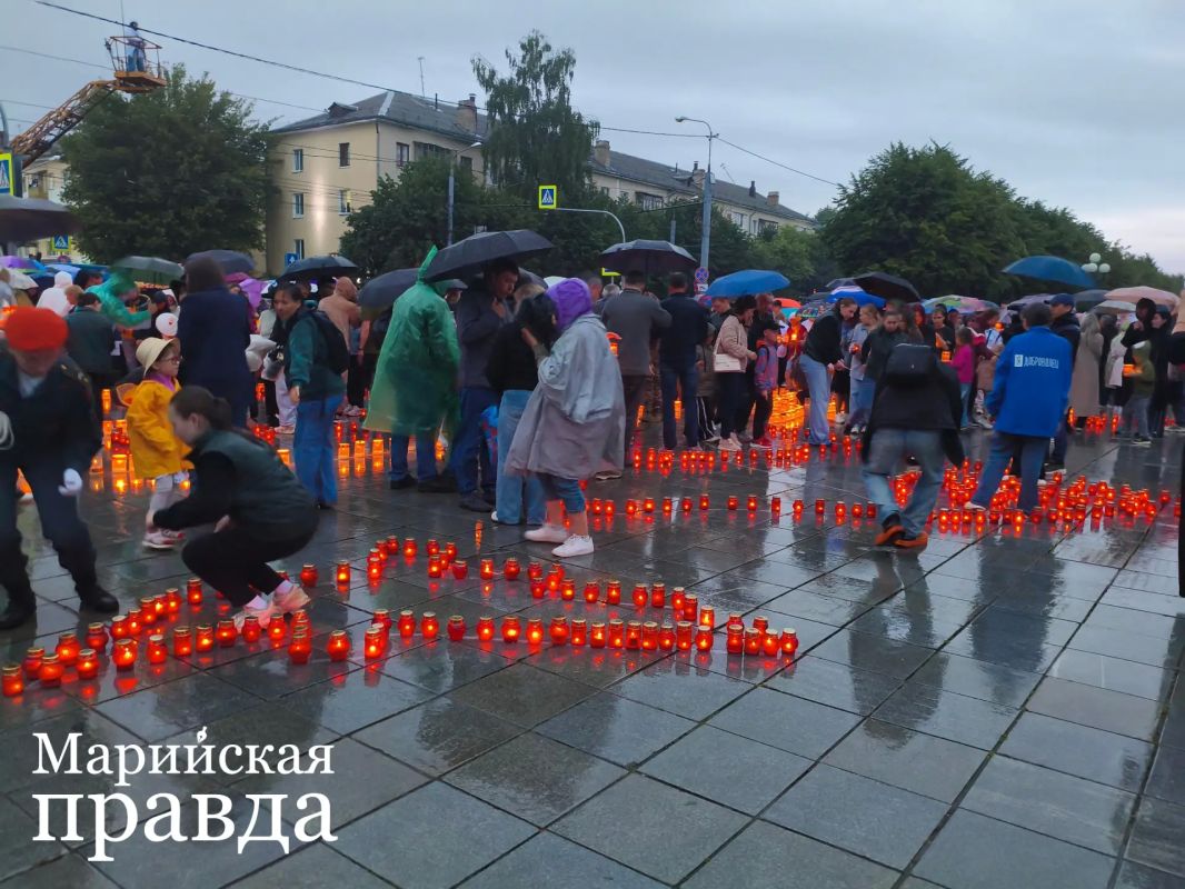 В Йошкар-Оле проходит Всероссийская акция «Свеча памяти» В Йошкар-Оле проходит Всероссийская акция «Свеча памяти»