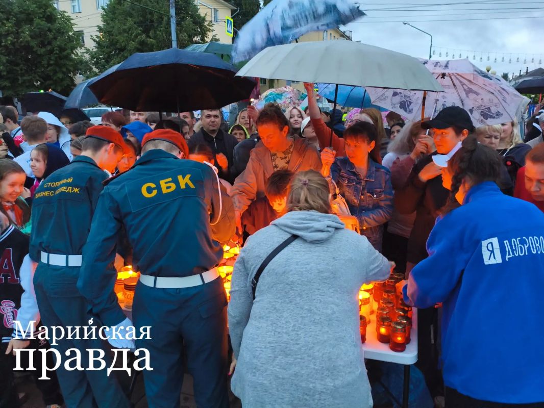 В Йошкар-Оле проходит Всероссийская акция «Свеча памяти» В Йошкар-Оле проходит Всероссийская акция «Свеча памяти»