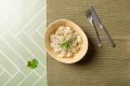 Лёгкий и питательный салат с яйцом и курицей: идеальный выбор для быстрого ужина