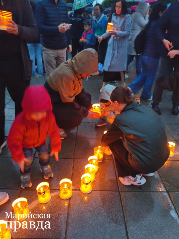 В Йошкар-Оле проходит Всероссийская акция «Свеча памяти» В Йошкар-Оле проходит Всероссийская акция «Свеча памяти»