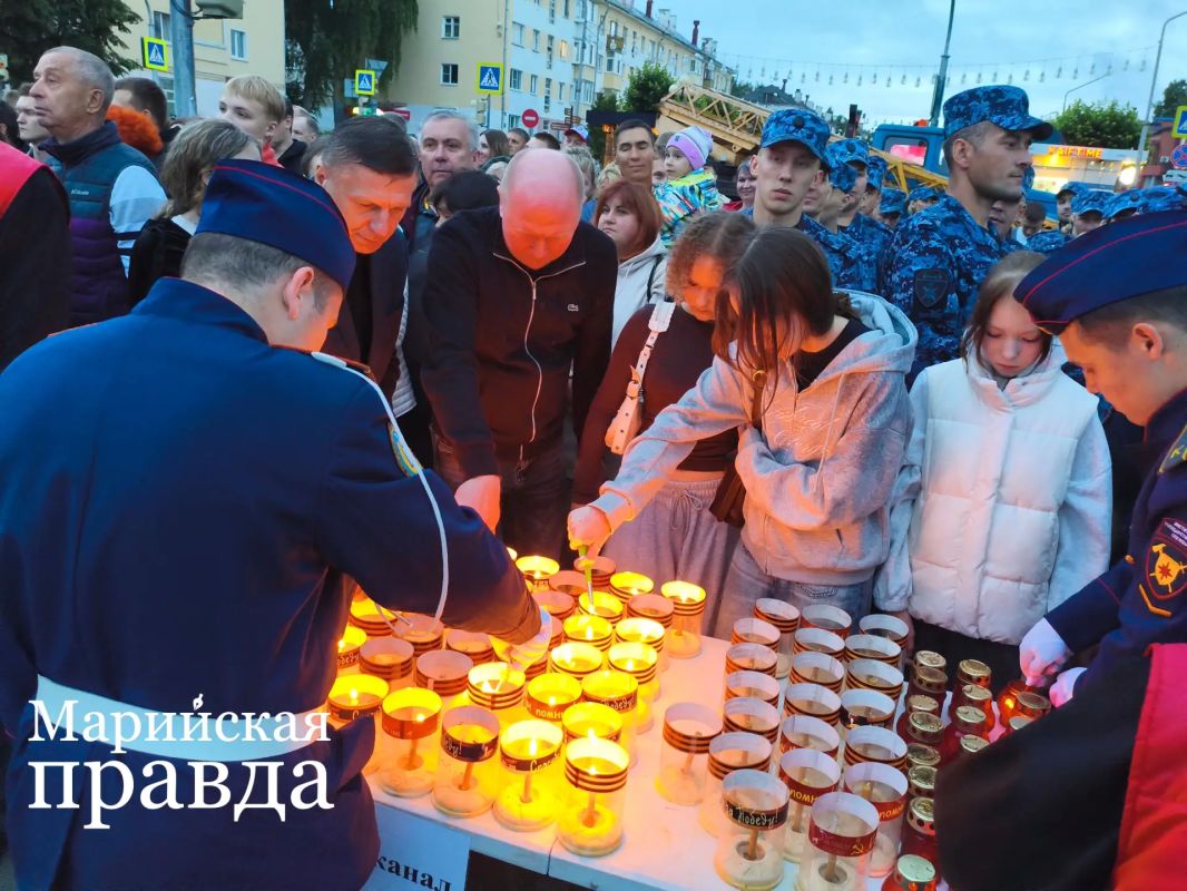 В Йошкар-Оле проходит Всероссийская акция «Свеча памяти» В Йошкар-Оле проходит Всероссийская акция «Свеча памяти»