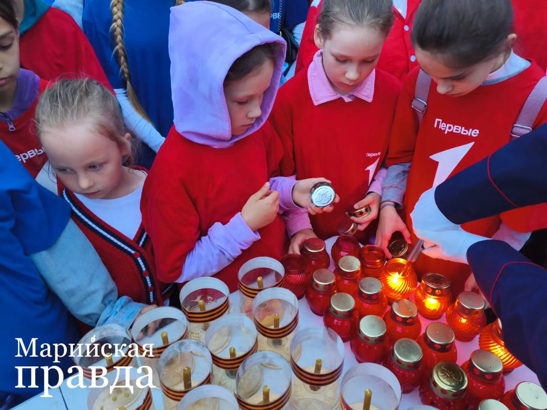 В Йошкар-Оле проходит Всероссийская акция «Свеча памяти» В Йошкар-Оле проходит Всероссийская акция «Свеча памяти»