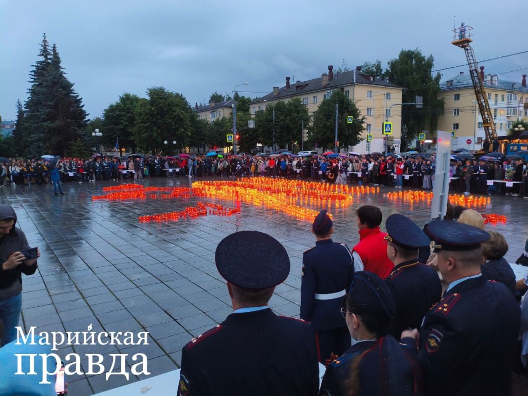 В преддверии Дня памяти и скорби в Йошкар-Оле прошла традиционная акция «Свеча памяти» В преддверии Дня памяти и скорби в Йошкар-Оле прошла традиционная акция «Свеча памяти»