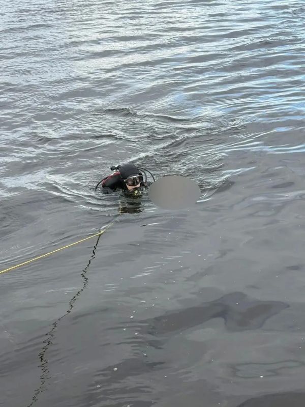 Водолазы подняли тело рыбака на границе Марий Эл и Чувашии Водолазы подняли тело рыбака на границе Марий Эл и Чувашии