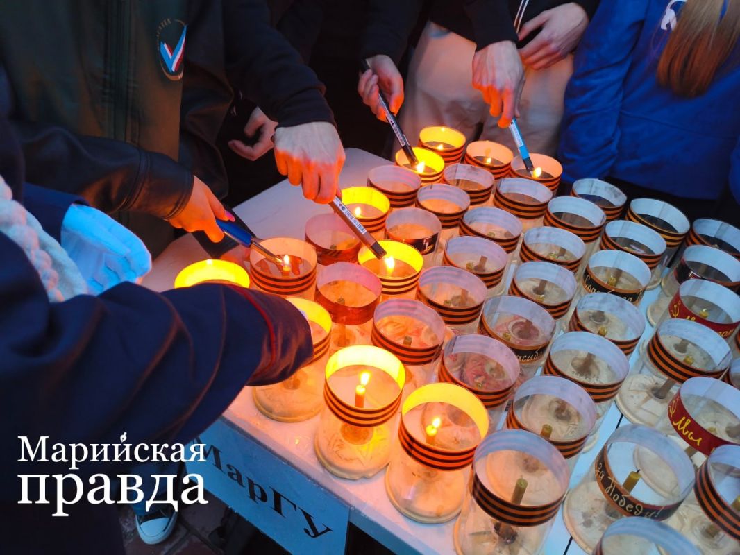 В преддверии Дня памяти и скорби в Йошкар-Оле прошла традиционная акция «Свеча памяти» В преддверии Дня памяти и скорби в Йошкар-Оле прошла традиционная акция «Свеча памяти»