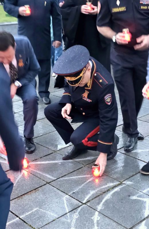 Полицейские Республики Марий Эл приняли участие в общероссийской патриотической акции «Свеча памяти» Полицейские Республики Марий Эл приняли участие в общероссийской патриотической акции «Свеча памяти»