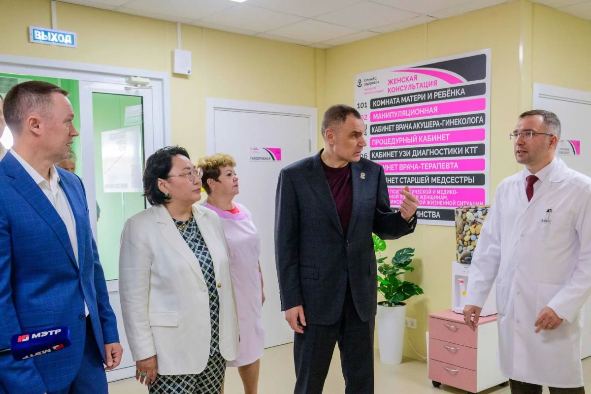 В Звенигове Юрий Зайцев обсудил с молодыми медработниками меры поддержки кадров на селе В Звенигове Юрий Зайцев обсудил с молодыми медработниками меры поддержки кадров на селе