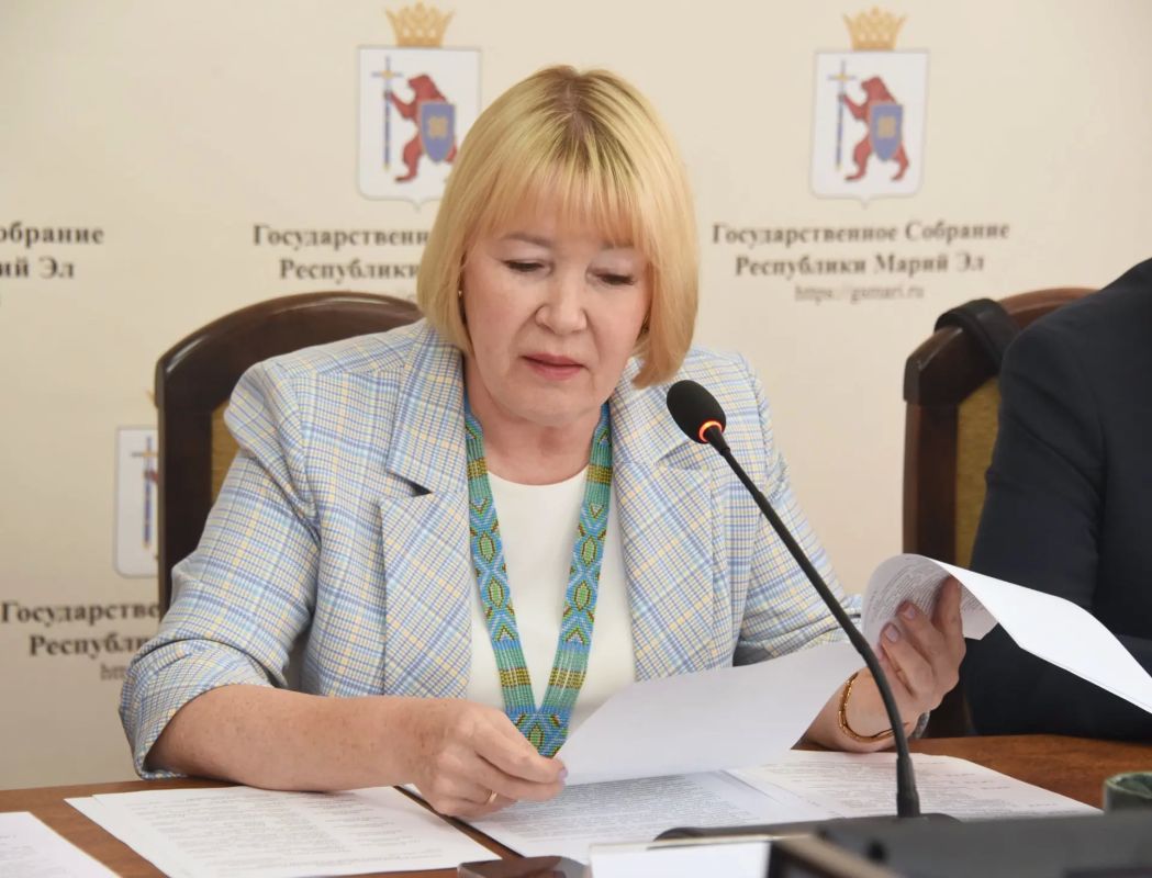 Рабочая группа при Госсобрании поддержала инициативы о Дне Конституции и Гимне Республики Рабочая группа при Госсобрании поддержала инициативы о Дне Конституции и Гимне Республики