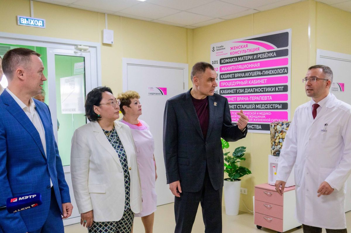 В Звенигове Юрий Зайцев обсудил с молодыми медработниками меры поддержки кадров на селе В Звенигове Юрий Зайцев обсудил с молодыми медработниками меры поддержки кадров на селе