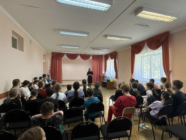 В рамках акции «Лето без опасности» в загородных лагерях отдыха сотрудники Госавтоинспекции проводят правовые ликбезы для детей и подростков В рамках акции «Лето без опасности» в загородных лагерях отдыха сотрудники Госавтоинспекции проводят правовые ликбезы для детей и подростков