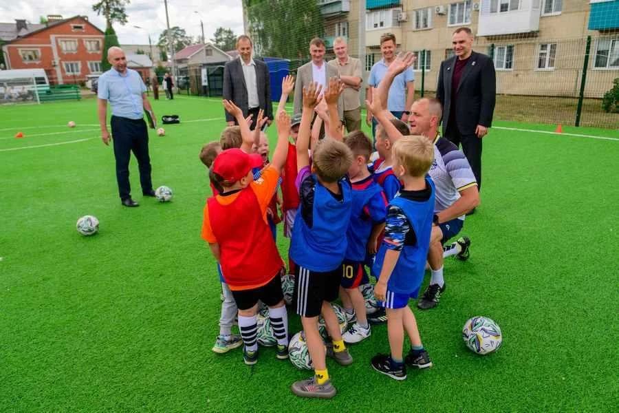 В Звенигове открыли новое футбольное поле с искусственным покрытием