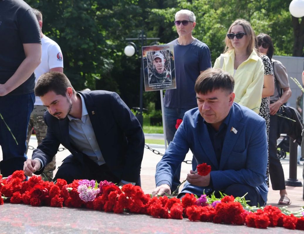 В Марий Эл почтили память воинов в День ветеранов боевых действий В Марий Эл почтили память воинов в День ветеранов боевых действий