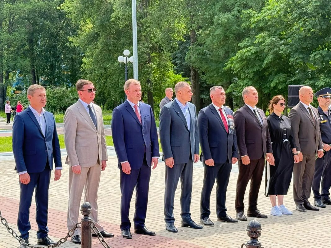 Низкий поклон и уважение ветеранам боевых действий Низкий поклон и уважение ветеранам боевых действий