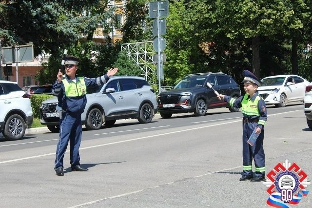 В Йошкар-Оле акция "Прошлое - настоящее - будущее" объединила поколения В Йошкар-Оле акция "Прошлое - настоящее - будущее" объединила поколения