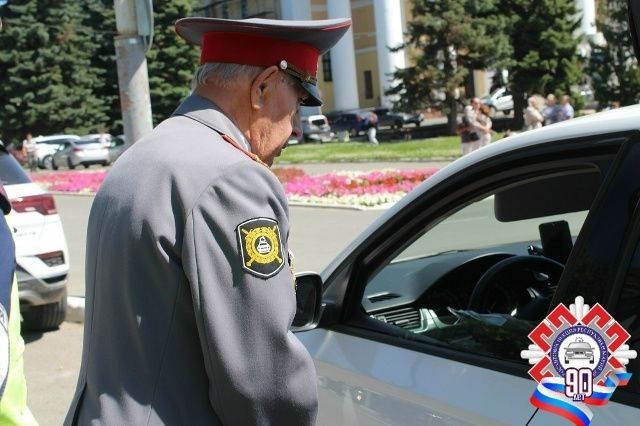 В Йошкар-Оле акция "Прошлое - настоящее - будущее" объединила поколения В Йошкар-Оле акция "Прошлое - настоящее - будущее" объединила поколения