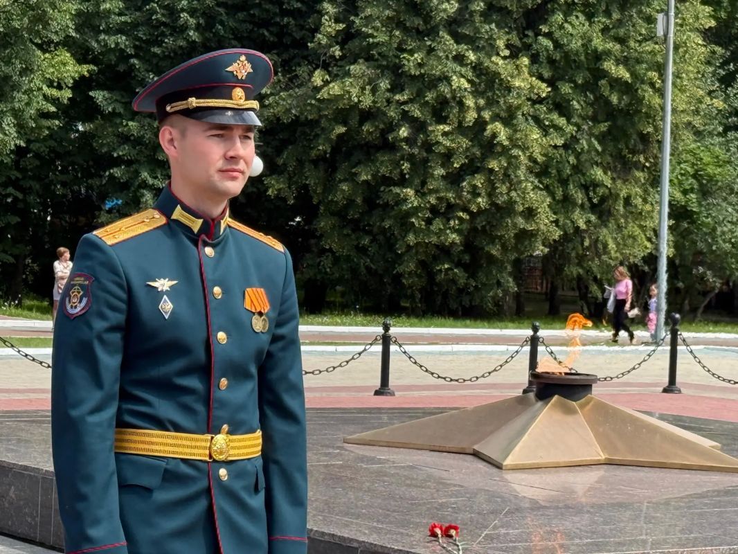 Антон Трудинов: У Вечного огня прошло торжественное мероприятие, посвященное Дню ветерана боевых действий Антон Трудинов: У Вечного огня прошло торжественное мероприятие, посвященное Дню ветерана боевых действий