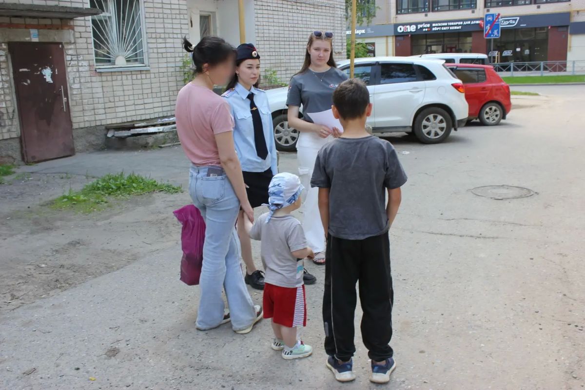 В Республике Марий Эл полицейские и общественники проводят встречи с детьми и студентами в рамках акции «Безопасность детства» В Республике Марий Эл полицейские и общественники проводят встречи с детьми и студентами в рамках акции «Безопасность детства»