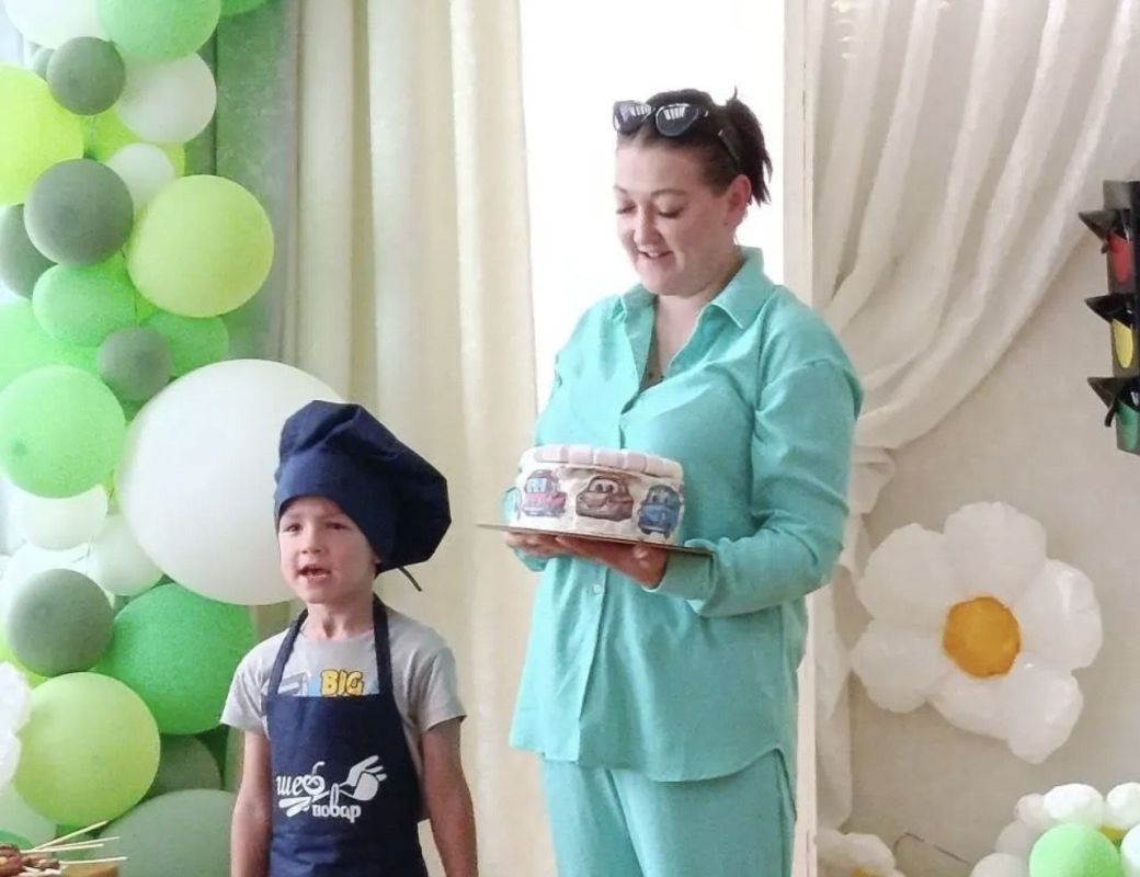 В г. Волжске прошел необычный конкурс, где дошколята и их родители объединили кулинарное искусство с изучением правил дорожного движения В г. Волжске прошел необычный конкурс, где дошколята и их родители объединили кулинарное искусство с изучением правил дорожного движения