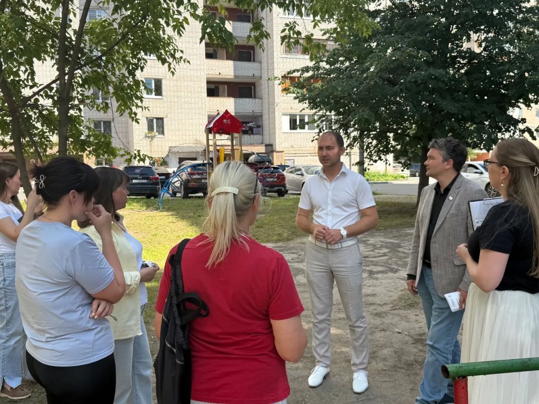Жители дома №19 по ул. Петрова решили принять участие в проекте Главы Марий Эл "Инициативы жителей" Жители дома №19 по ул. Петрова решили принять участие в проекте Главы Марий Эл "Инициативы жителей"