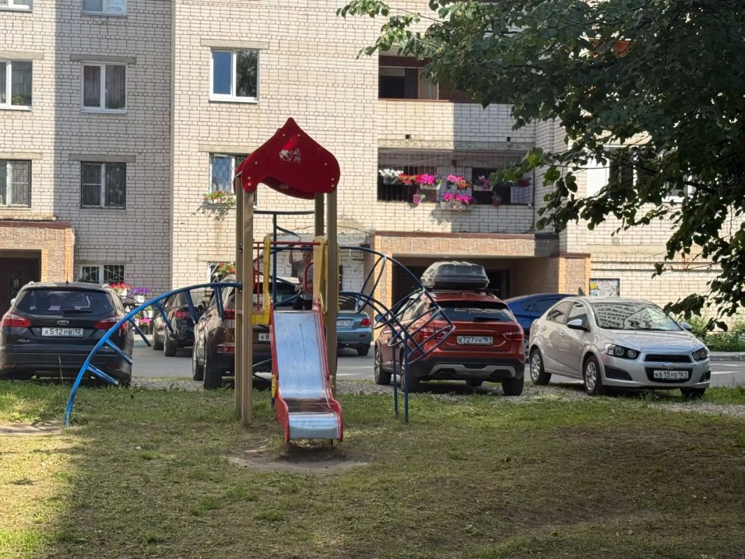 Жители дома №19 по ул. Петрова решили принять участие в проекте Главы Марий Эл "Инициативы жителей" Жители дома №19 по ул. Петрова решили принять участие в проекте Главы Марий Эл "Инициативы жителей"