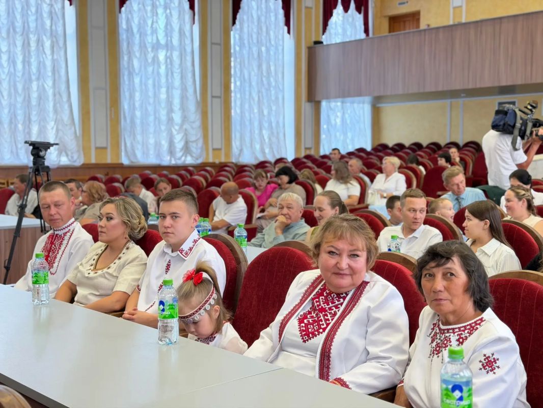В Йошкар-Оле чествовали лучшие семьи города! В Йошкар-Оле чествовали лучшие семьи города!