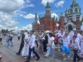 День семьи, любви и верности в Йошкар-Оле отметили ярким парадом семей – праздник прошел в рамках Года единства народов России