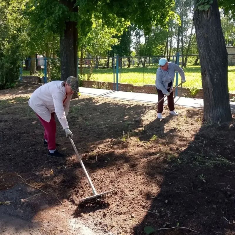 Ежедневная работа наших коммунальных служб - это поддержание чистоты и порядка на улицах, в парках и скверах Йошкар-Олы Ежедневная работа наших коммунальных служб - это поддержание чистоты и порядка на улицах, в парках и скверах Йошкар-Олы