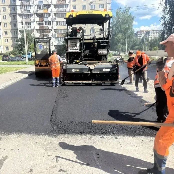 В Йошкар-Оле продолжаются работы по благоустройству улиц, парков и общественных пространств