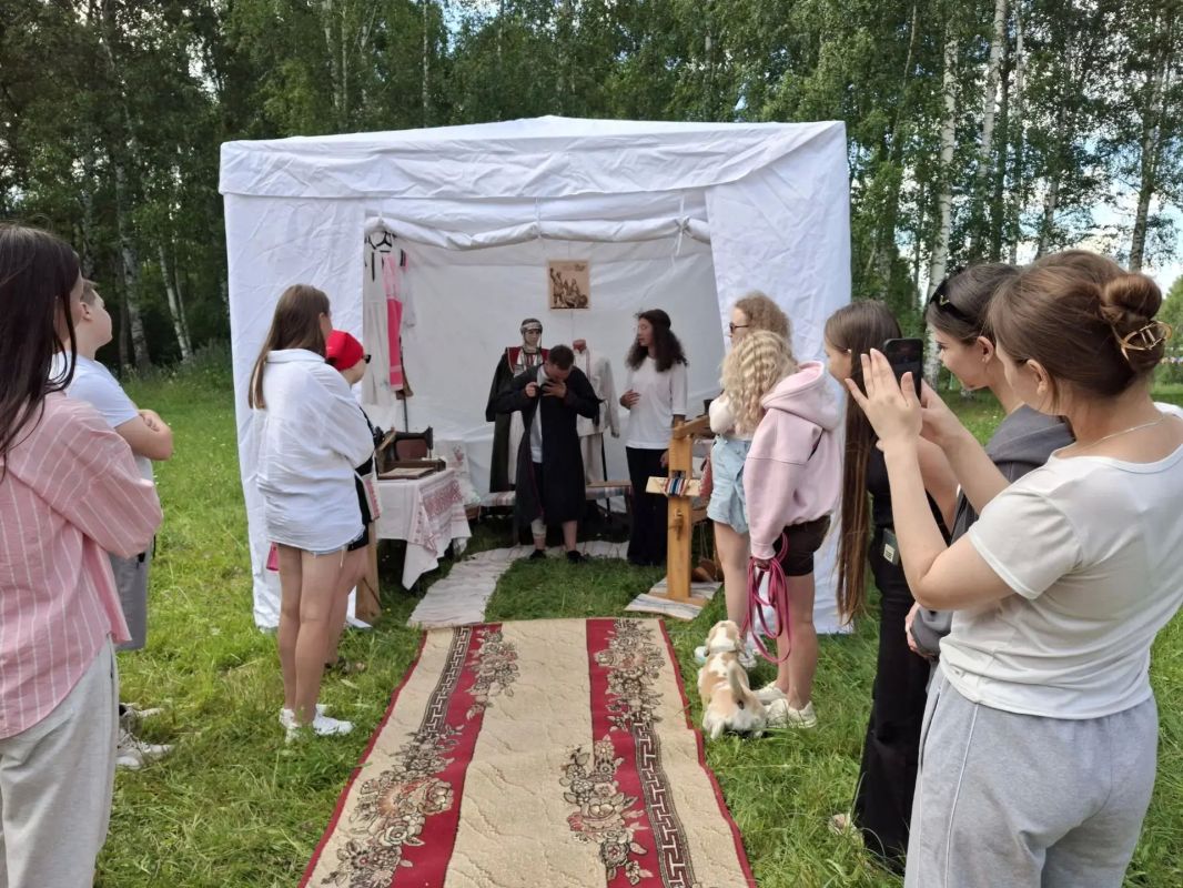 «Эмер» собирает друзей: на марийской земле встретилась молодежь Поволжья «Эмер» собирает друзей: на марийской земле встретилась молодежь Поволжья