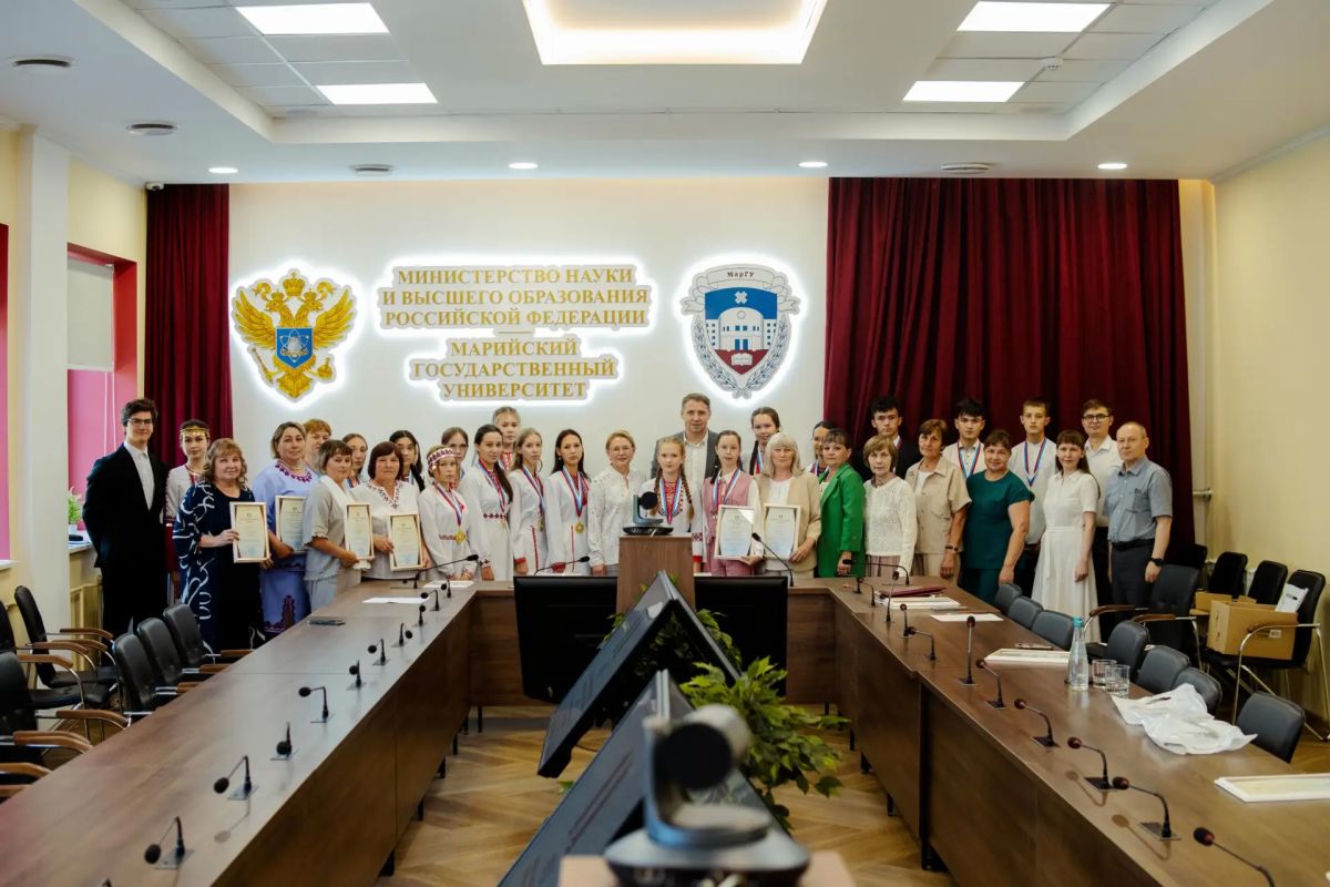 В Марийском государственном университете состоялась торжественная церемония награждения победителей и призеров заключительного этапа Федеральной олимпиады школьников по родным языкам и литературе народов России В Марийском государственном университете состоялась торжественная церемония награждения победителей и призеров заключительного этапа Федеральной олимпиады школьников по родным языкам и литературе народов России
