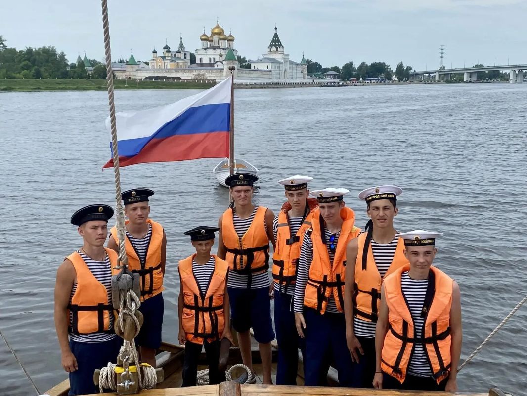 Парусник с юнгами из Марий Эл преодолел более 600 километров водного пути Парусник с юнгами из Марий Эл преодолел более 600 километров водного пути