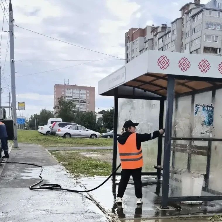 Остановочные павильоны - места для ожидания общественного транспорта, а не для размещения рекламы и рисования Остановочные павильоны - места для ожидания общественного транспорта, а не для размещения рекламы и рисования