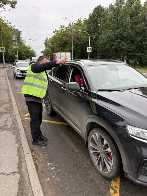 Волонтеры помогают автомобилистам на АЗС Йошкар-Олы Волонтеры помогают автомобилистам на АЗС Йошкар-Олы