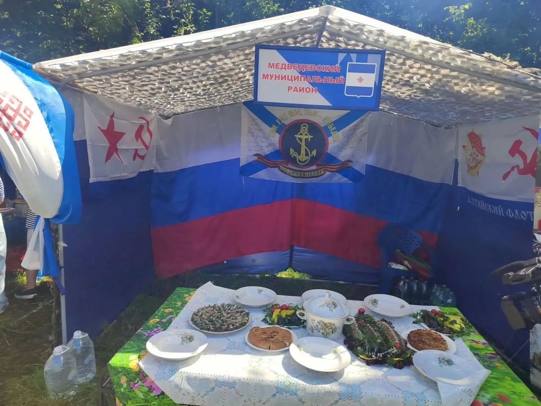 Сегодня живописная поляна в дубовой роще Йошкар-Олы превратилась в центр кулинарных традиций и казачьей культуры Сегодня живописная поляна в дубовой роще Йошкар-Олы превратилась в центр кулинарных традиций и казачьей культуры